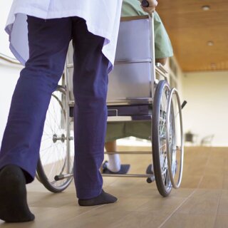 Chutes seniors hausse hospitalisation