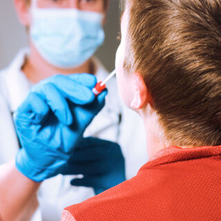 Covid-19 : comment les tests sont-ils pris en charge à l’étranger ?